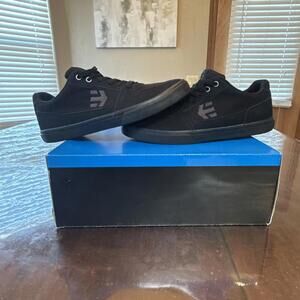 Etnies - ETF22MVL040G-1 Skate Shoes - Skater Boys Mens Size 10 - Black